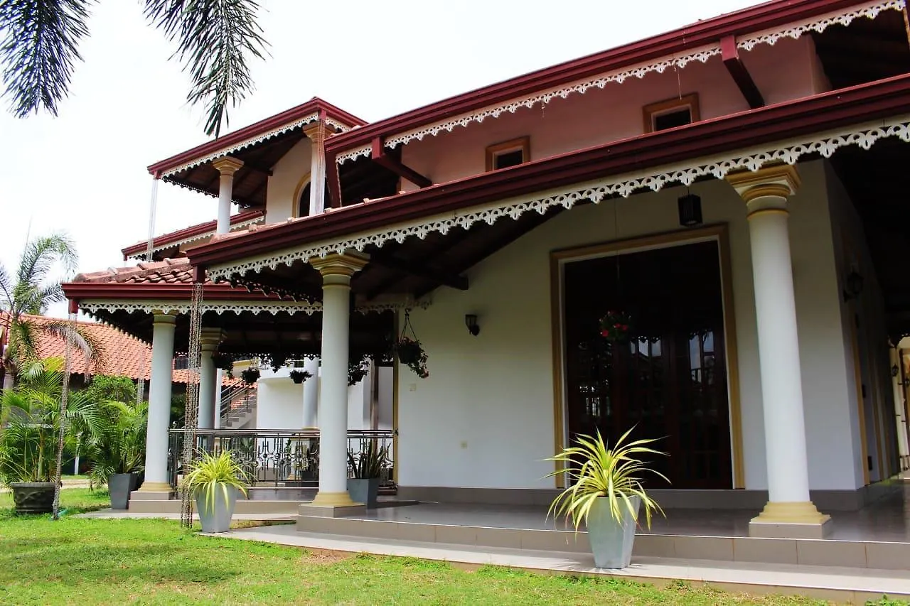 Calvin'S Villa Negombo 3*,