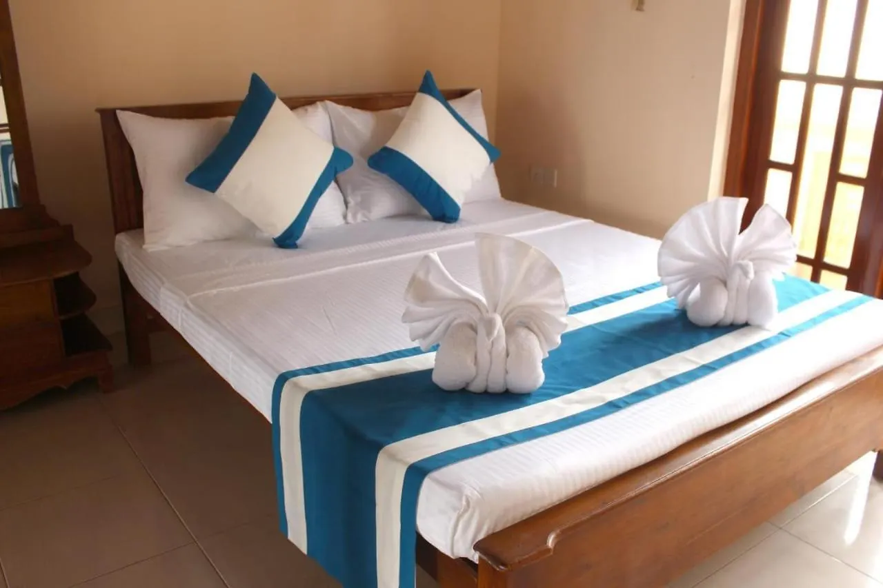 Calvin'S Villa Negombo 3*,