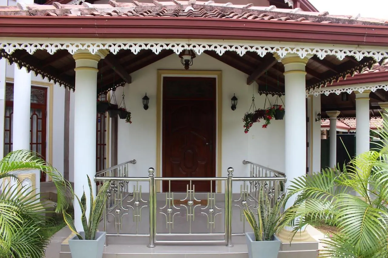 Calvin'S Villa Negombo 3*,