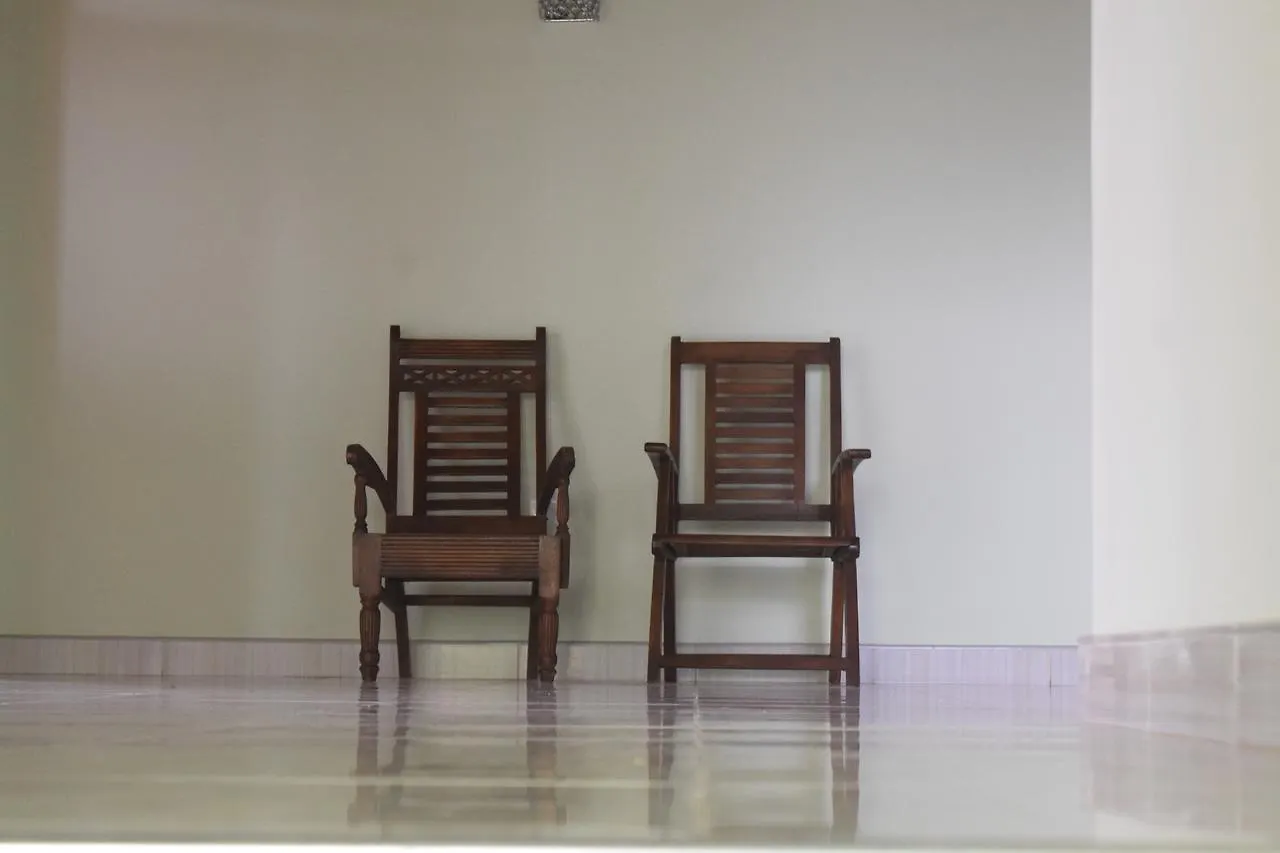Calvin'S Villa Negombo 3*,