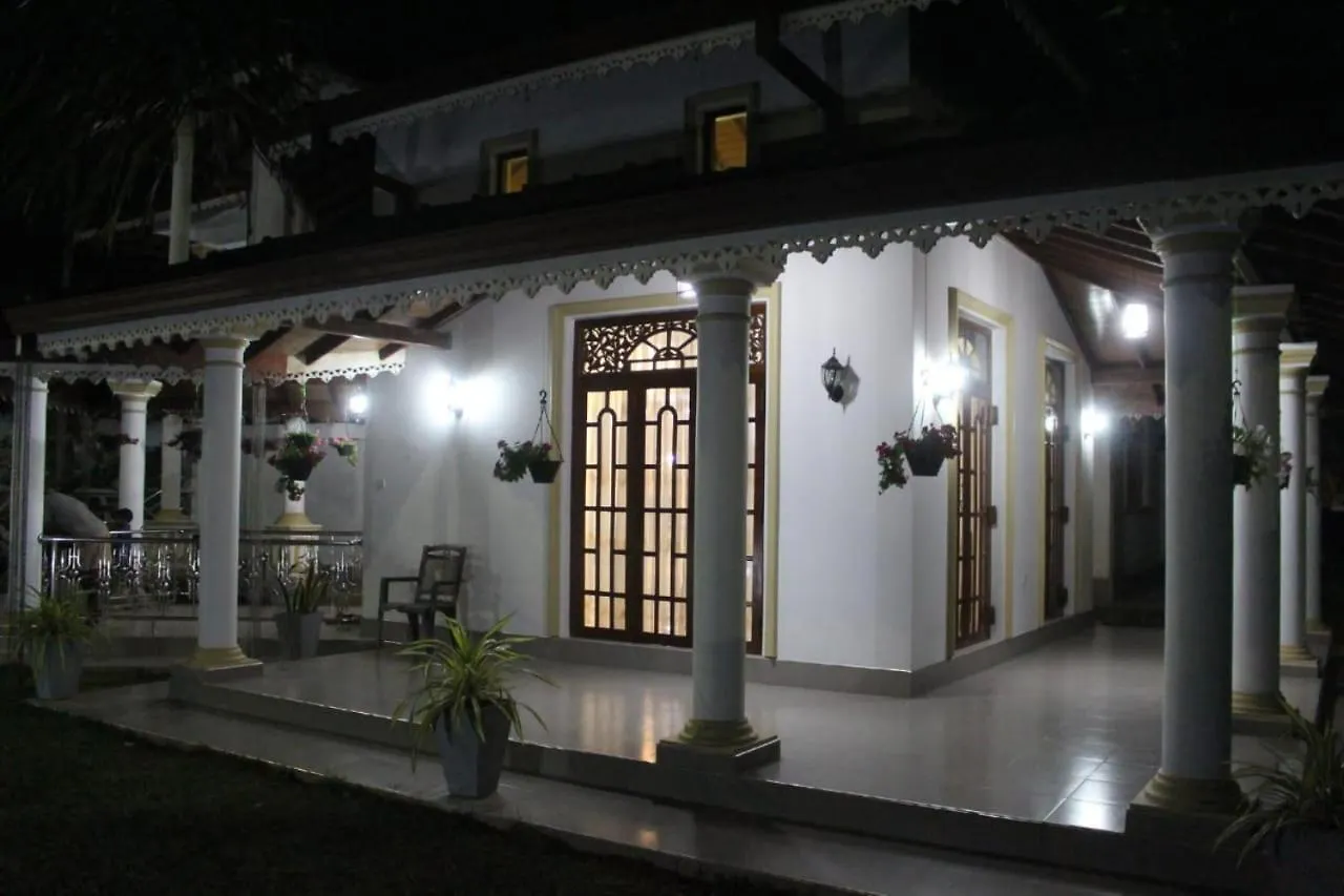 לינה וארוחת בוקר נגומבו Calvin'S Villa