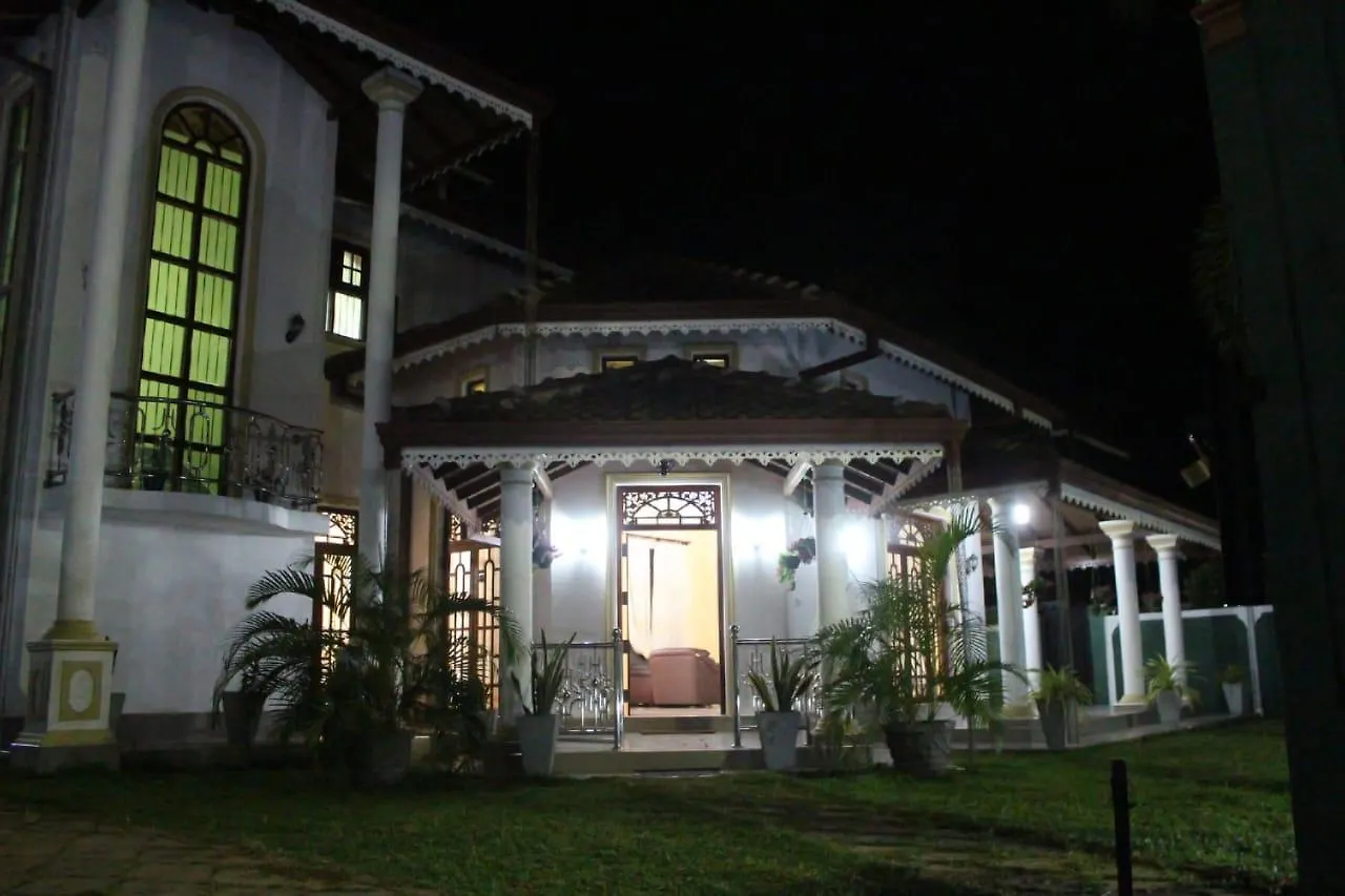 נגומבו Calvin'S Villa לינה וארוחת בוקר