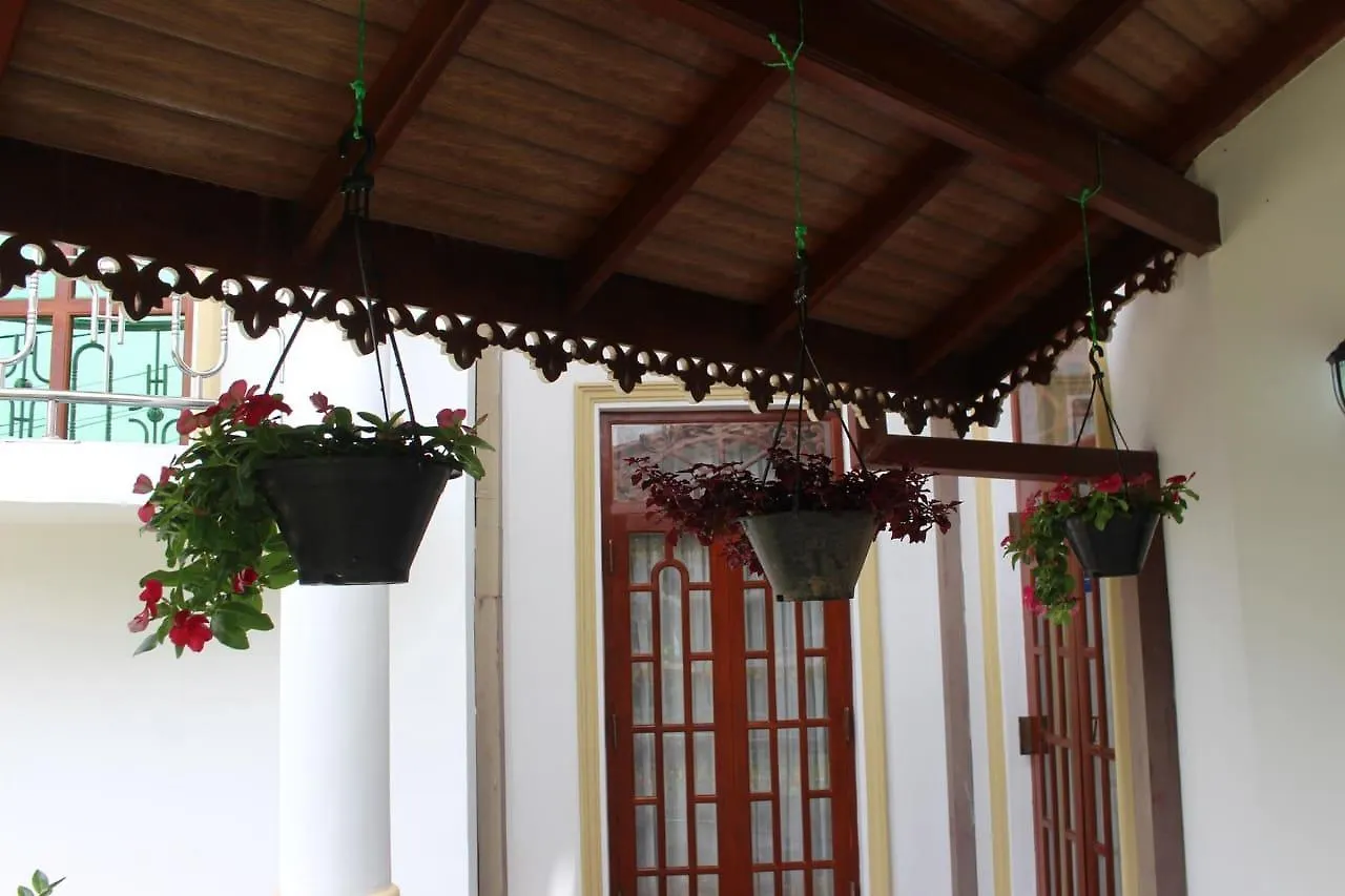 נגומבו Calvin'S Villa לינה וארוחת בוקר