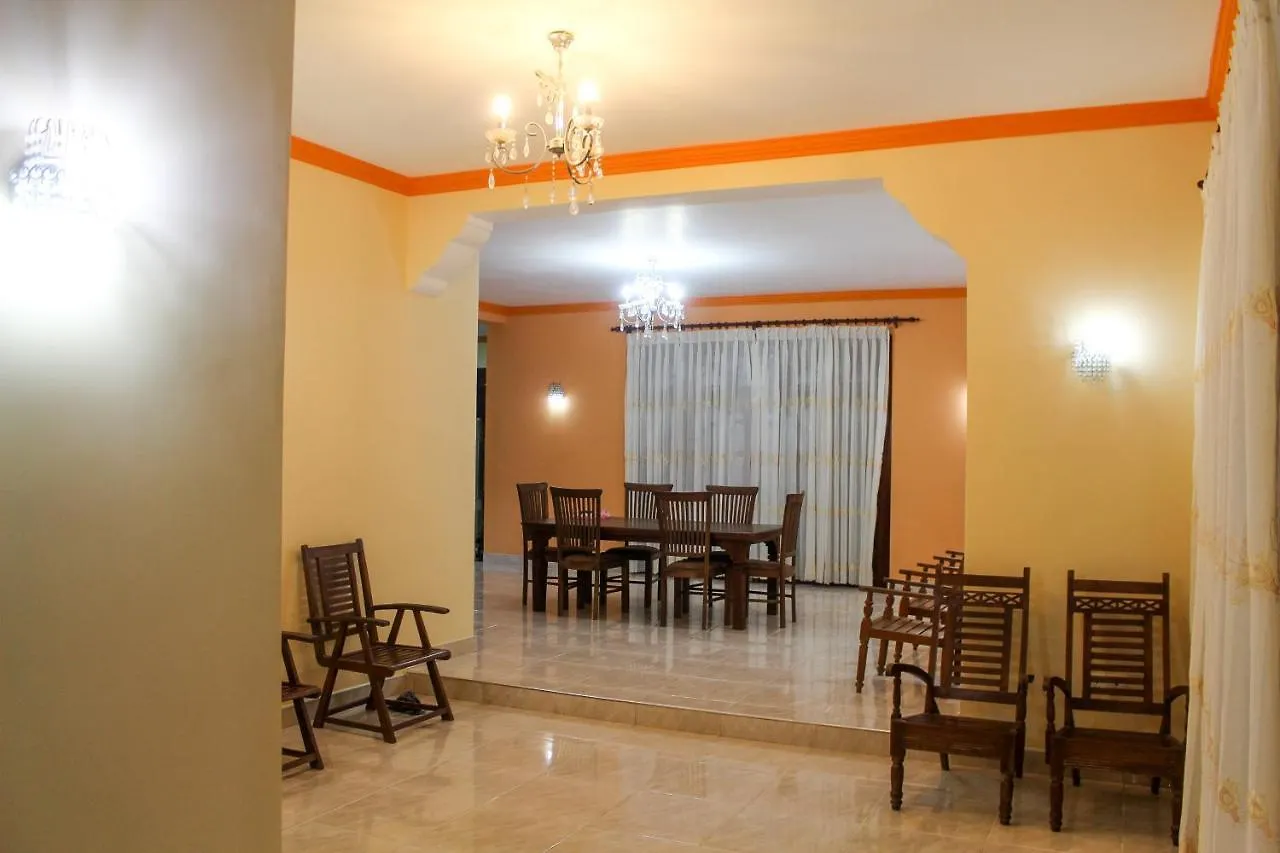 נגומבו Calvin'S Villa לינה וארוחת בוקר