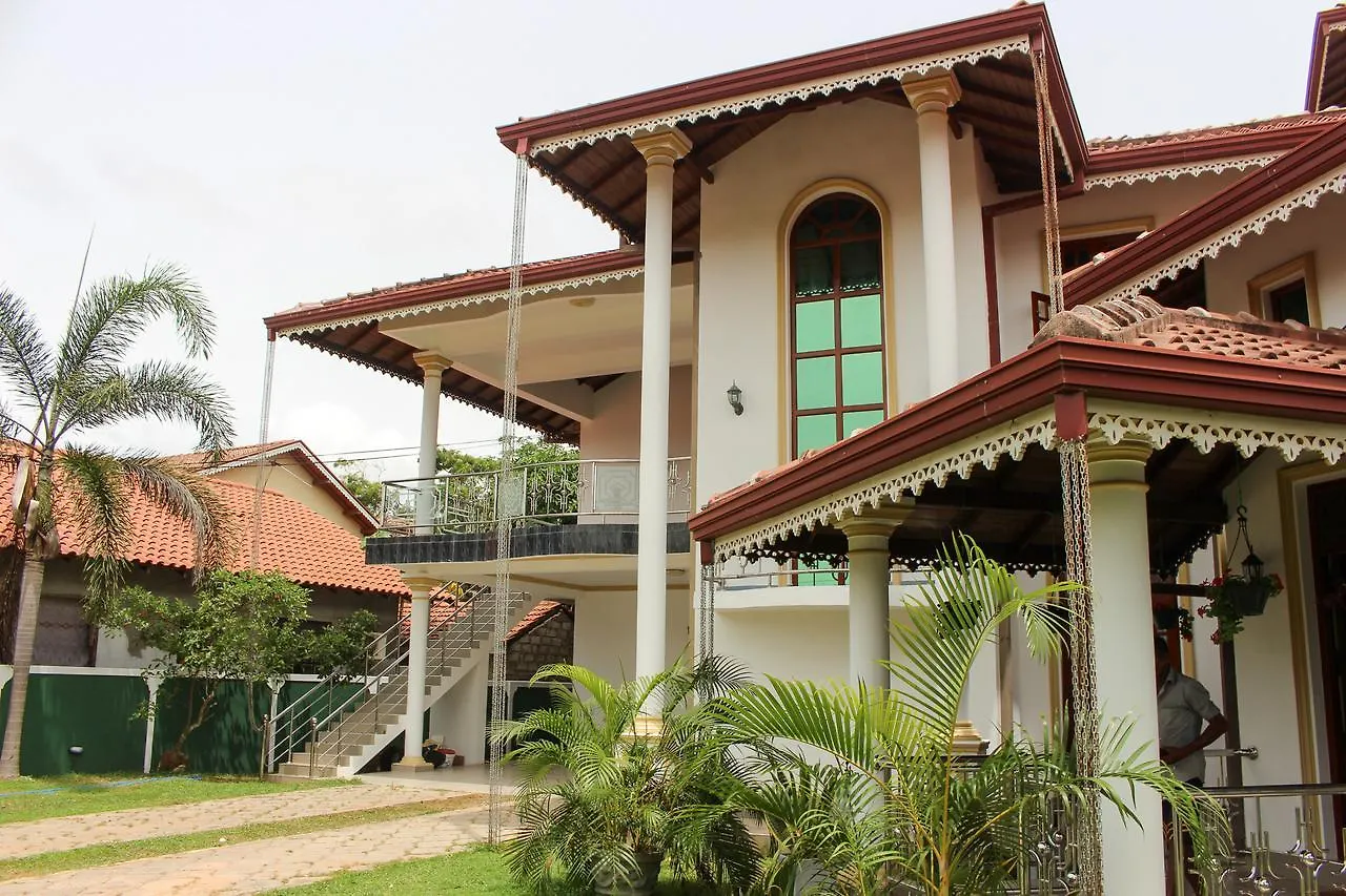 לינה וארוחת בוקר נגומבו Calvin'S Villa